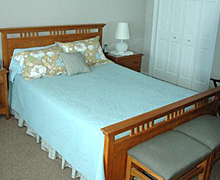 Bedroom with Queen Bed